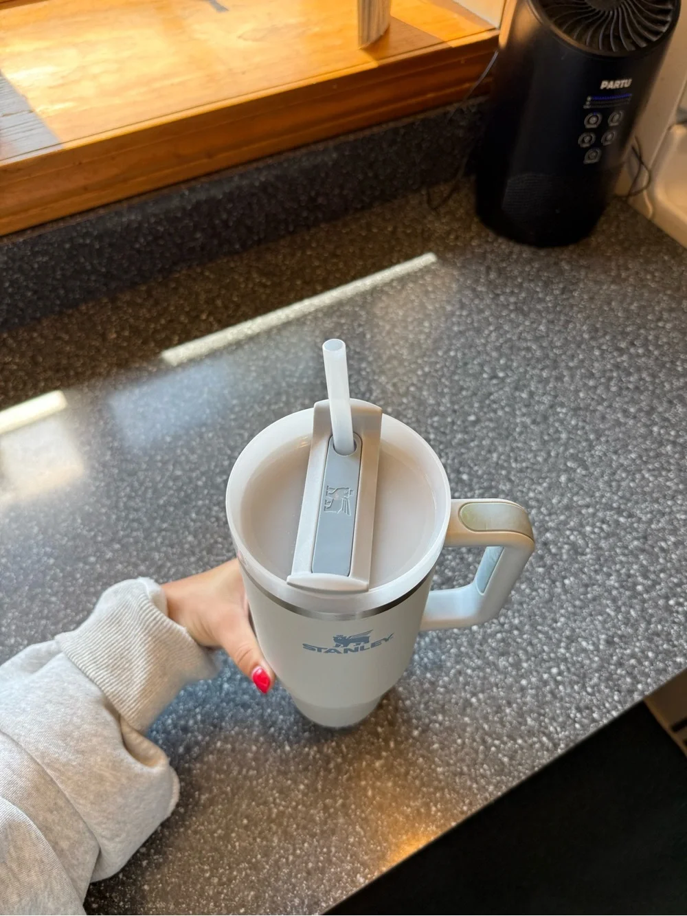 Blue 40 OZ Stanley with handle and straw - Picture 2 of 4
